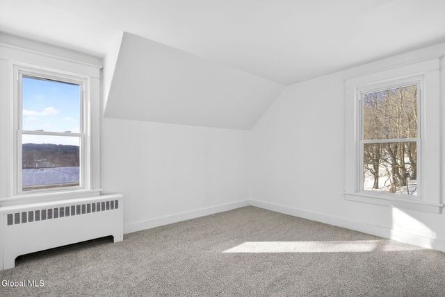 41 Atlantic Avenue, North Greenbush, NY 12198