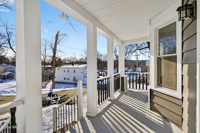 41 Atlantic Avenue, North Greenbush, NY 12198