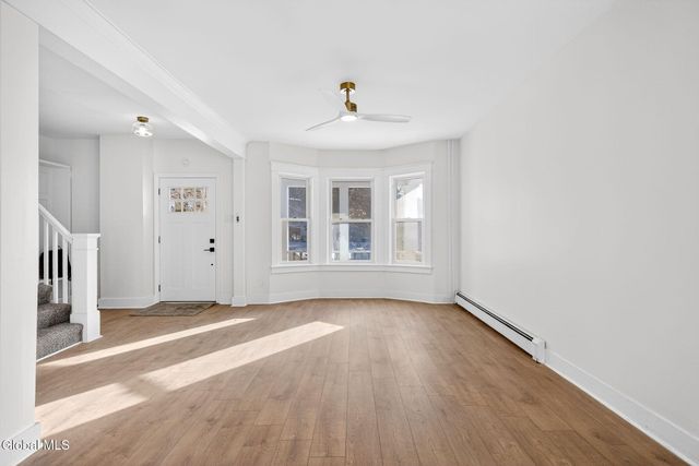 41 Atlantic Avenue, North Greenbush, NY 12198