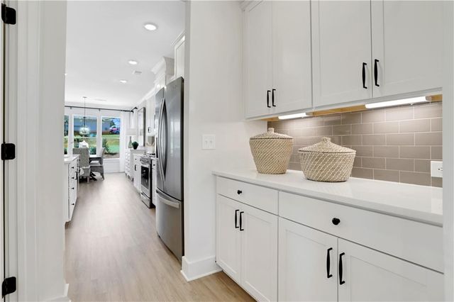 6708 Cambridge Drive, Flowery Branch, GA 30542