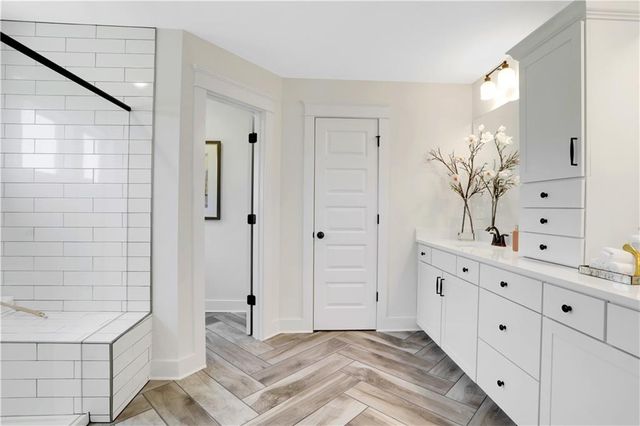 6708 Cambridge Drive, Flowery Branch, GA 30542