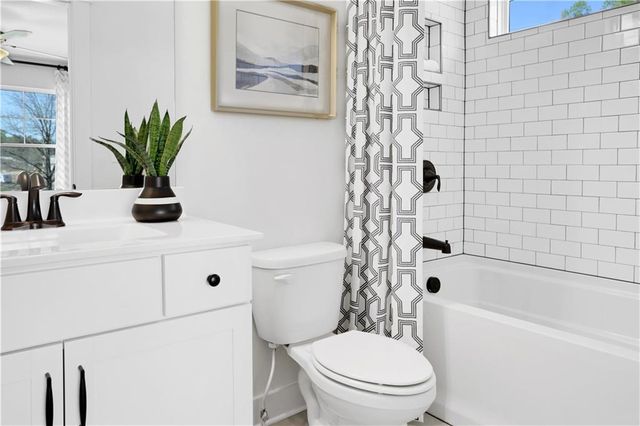 6708 Cambridge Drive, Flowery Branch, GA 30542