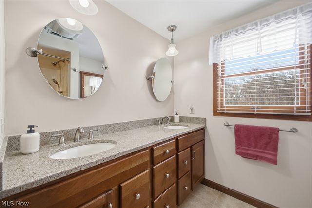 1016 W Pine Lake Road, North Lima, OH 44452