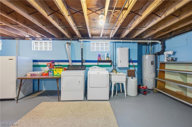 1016 W Pine Lake Road, North Lima, OH 44452