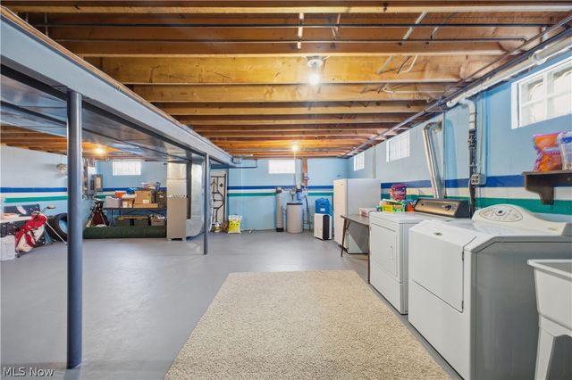 1016 W Pine Lake Road, North Lima, OH 44452