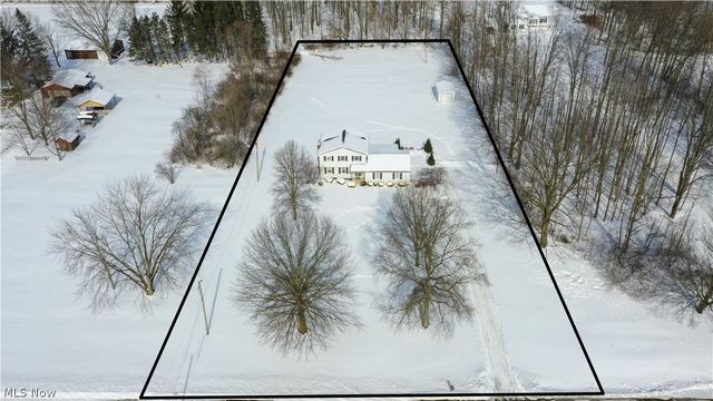 1016 W Pine Lake Road, North Lima, OH 44452