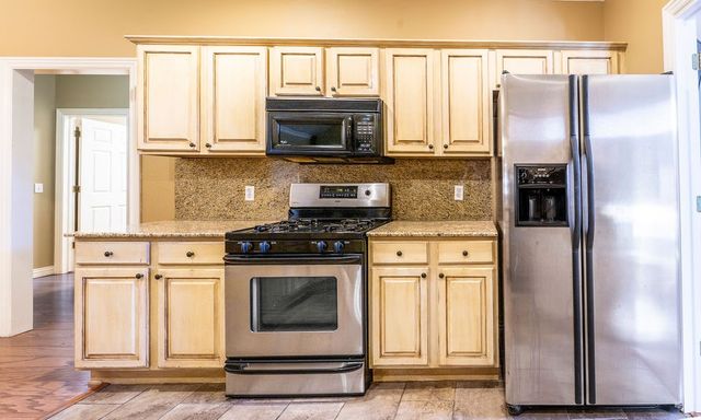 3420 E Madison Avenue, Fayetteville, AR 72701