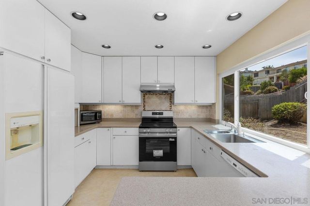 17054 Matinal, San Diego, CA 92127