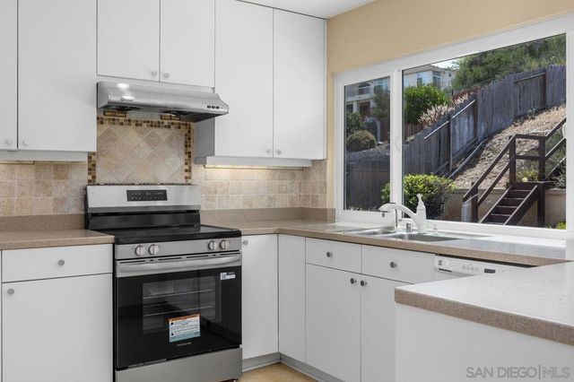 17054 Matinal, San Diego, CA 92127