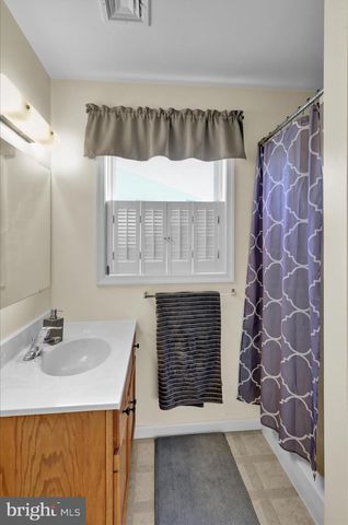 111 SWEETWATER LN, Newmanstown, PA 17073