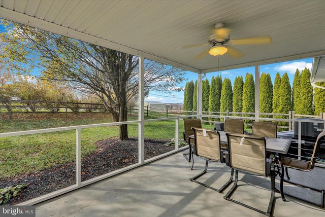 111 SWEETWATER LN, Newmanstown, PA 17073