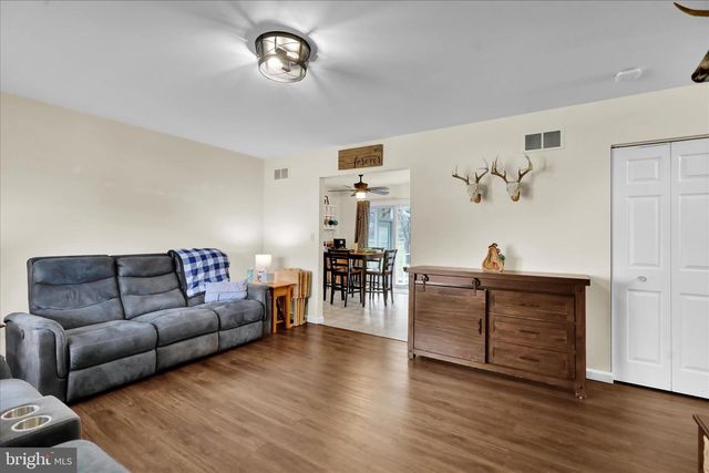 111 SWEETWATER LN, Newmanstown, PA 17073