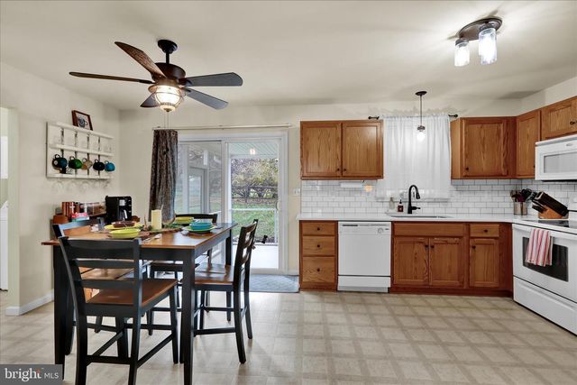 111 SWEETWATER LN, Newmanstown, PA 17073