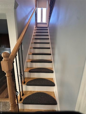 24 Kellogg Street, Oyster Bay, NY 11771