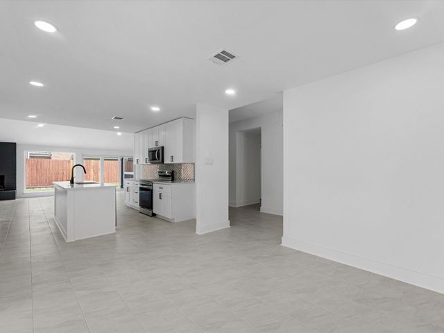 2231 Round Lake Drive, Houston, TX 77077