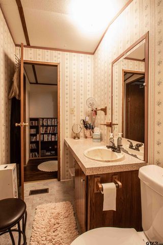 190 E Sycamore Lane, Murchison, TX 75778
