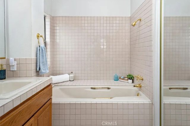 26012 Lucerne Court, Valencia, CA 91355