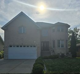 9706 52nd Avenue, Oak Lawn, IL 60453