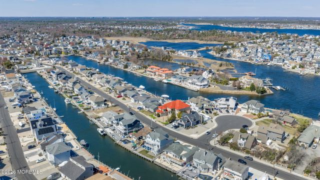 342 Aldo Drive, Toms River, NJ 08753