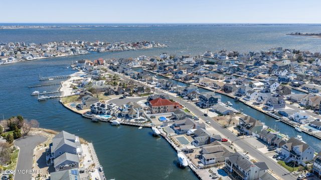 342 Aldo Drive, Toms River, NJ 08753
