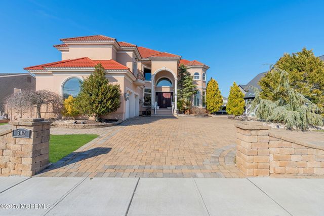 342 Aldo Drive, Toms River, NJ 08753