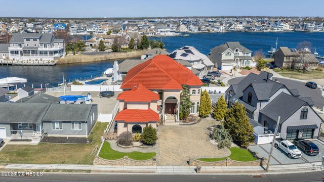 342 Aldo Drive, Toms River, NJ 08753