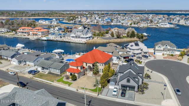 342 Aldo Drive, Toms River, NJ 08753
