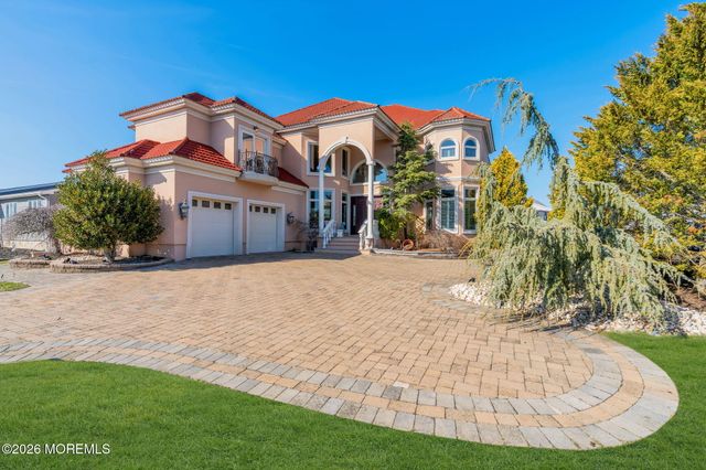 342 Aldo Drive, Toms River, NJ 08753