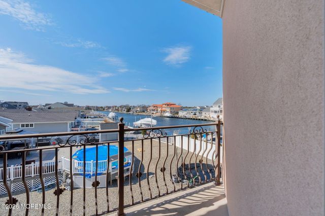 342 Aldo Drive, Toms River, NJ 08753