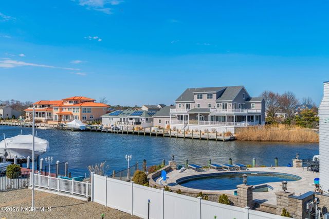 342 Aldo Drive, Toms River, NJ 08753