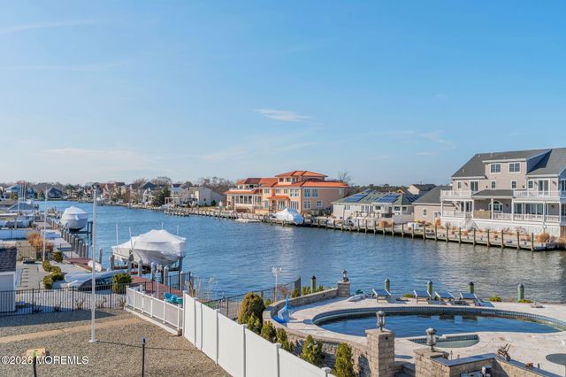 342 Aldo Drive, Toms River, NJ 08753