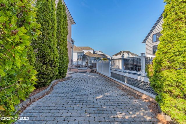 342 Aldo Drive, Toms River, NJ 08753