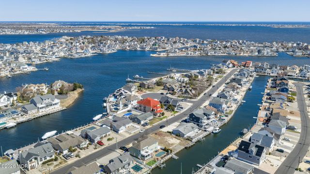 342 Aldo Drive, Toms River, NJ 08753