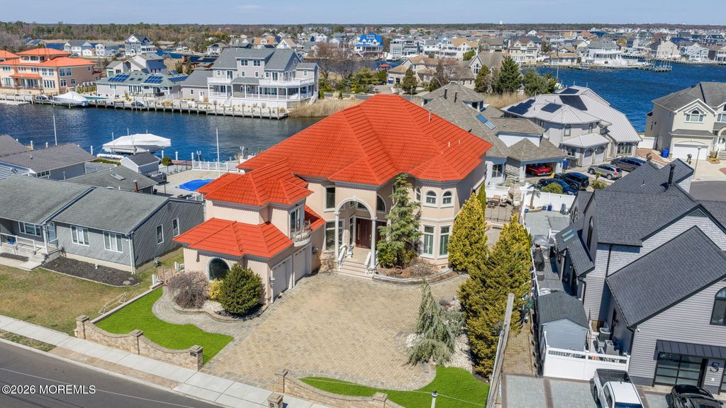 342 Aldo Drive, Toms River, NJ 08753