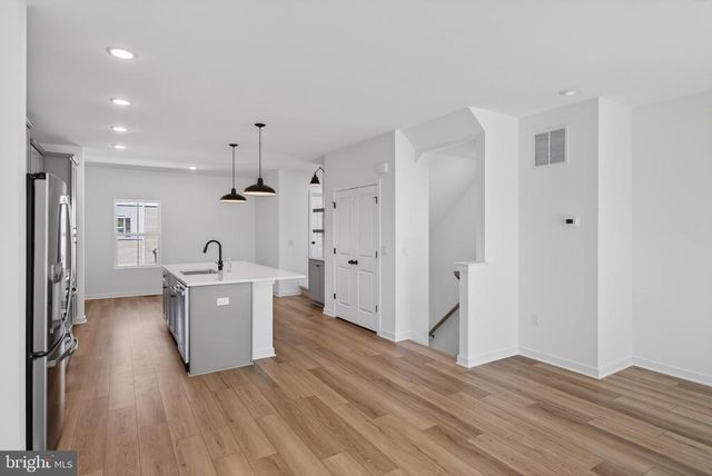73 BASSWOOD, Berlin, NJ 08009