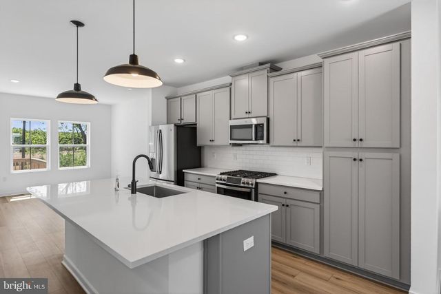 73 BASSWOOD, Berlin, NJ 08009