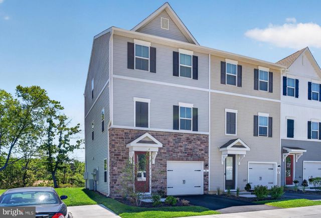 73 BASSWOOD, Berlin, NJ 08009