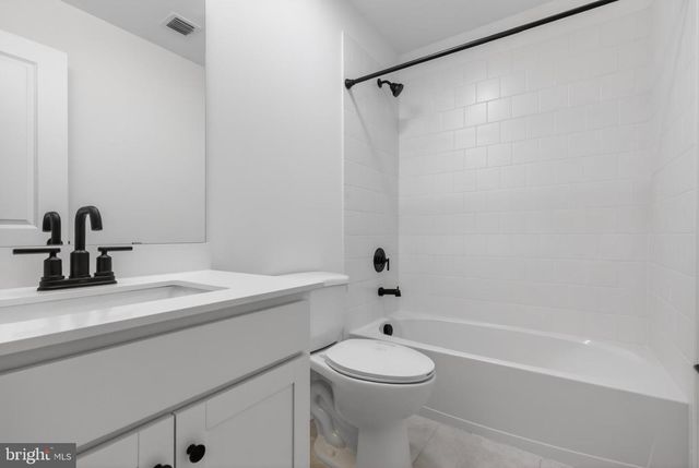 73 BASSWOOD, Berlin, NJ 08009