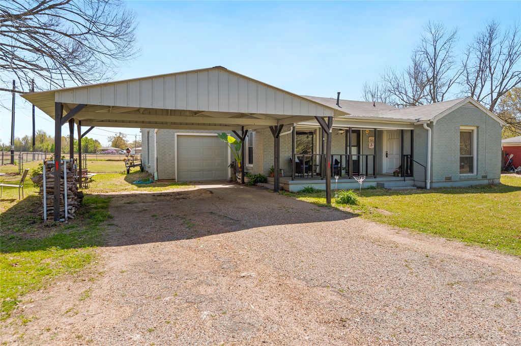 813 N Winnsboro Street, Quitman, TX 75783