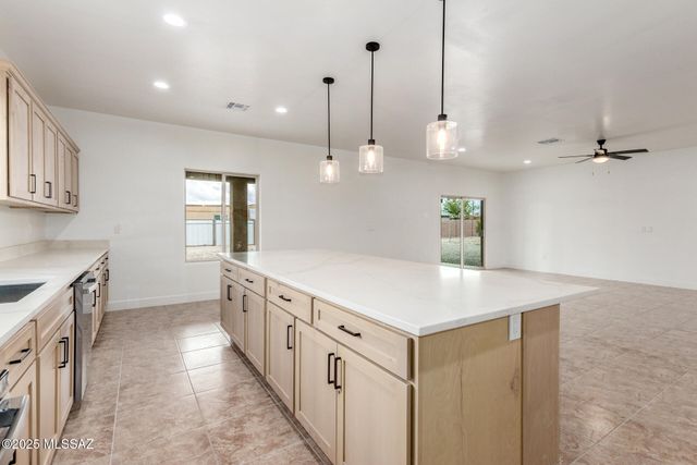 12636 N Hendricks Drive, Marana, AZ 85653