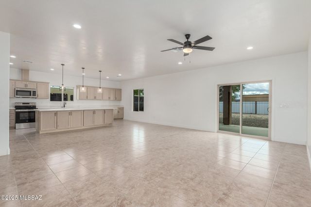 12636 N Hendricks Drive, Marana, AZ 85653