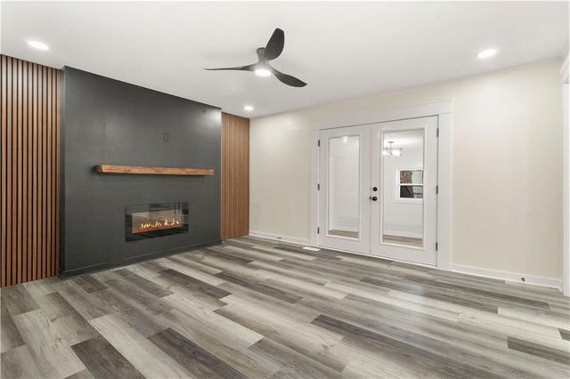 2320 S Vermont Avenue, Independence, MO 64052