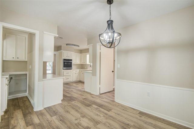 222 Ridgewood Drive, Spring, TX 77386