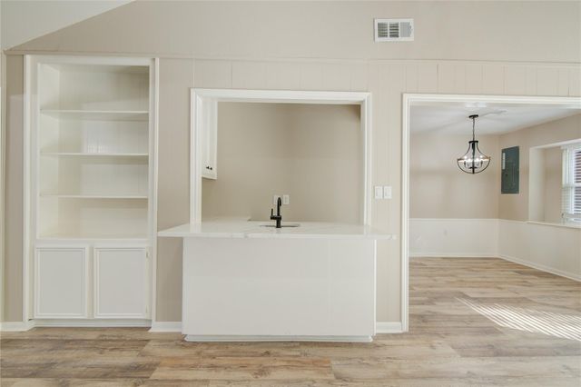 222 Ridgewood Drive, Spring, TX 77386