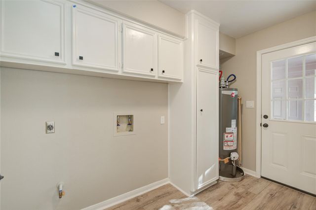 222 Ridgewood Drive, Spring, TX 77386