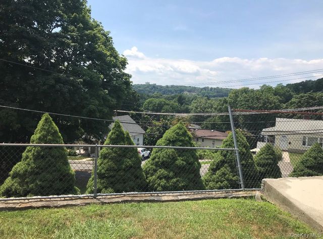 128 Lakeview Avenue, Valhalla, NY 10595