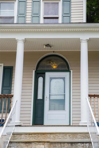 128 Lakeview Avenue, Valhalla, NY 10595