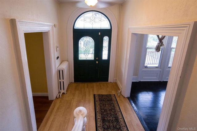 128 Lakeview Avenue, Valhalla, NY 10595