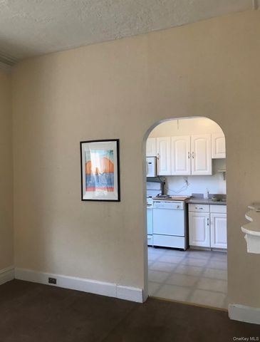 128 Lakeview Avenue, Valhalla, NY 10595