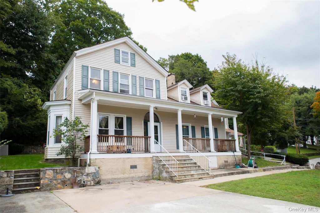 128 Lakeview Avenue, Valhalla, NY 10595